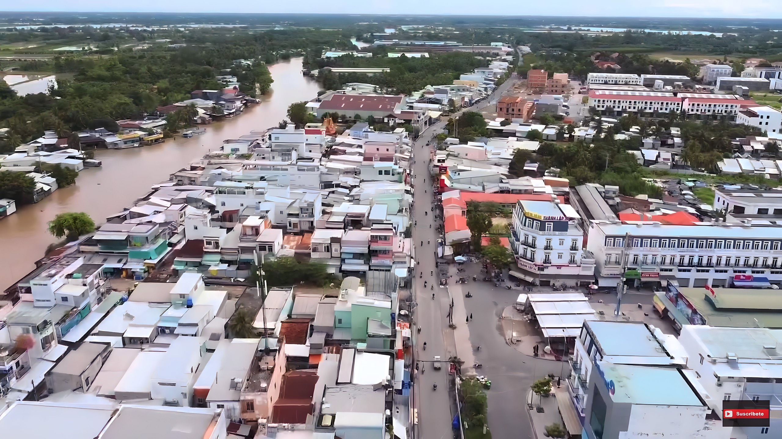 Bán Nhà Ngay Mặt Tiền Chợ Kinh Doanh Thị Trấn Thới Lai