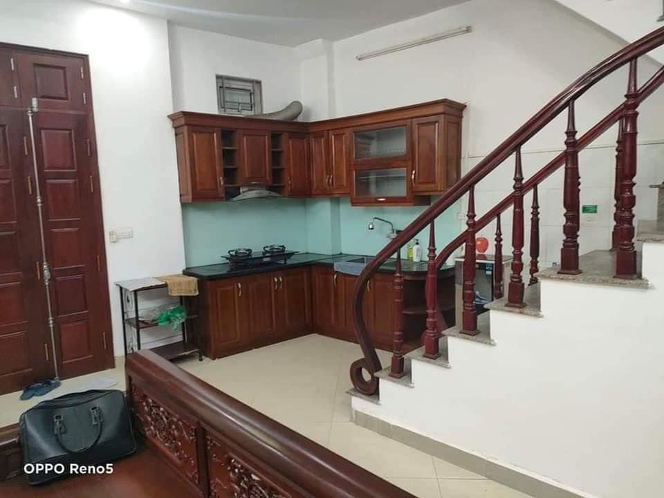 BÁN NHÀ ĐƯỜNG HOÀNG MAI - 33M 5 TẦNG MT 5.6M - HƠN 3 TỶ LÔ GÓC BA GÁC TRÁNH NGÕ THÔNG 20M RA OTO GẦN PHỐ