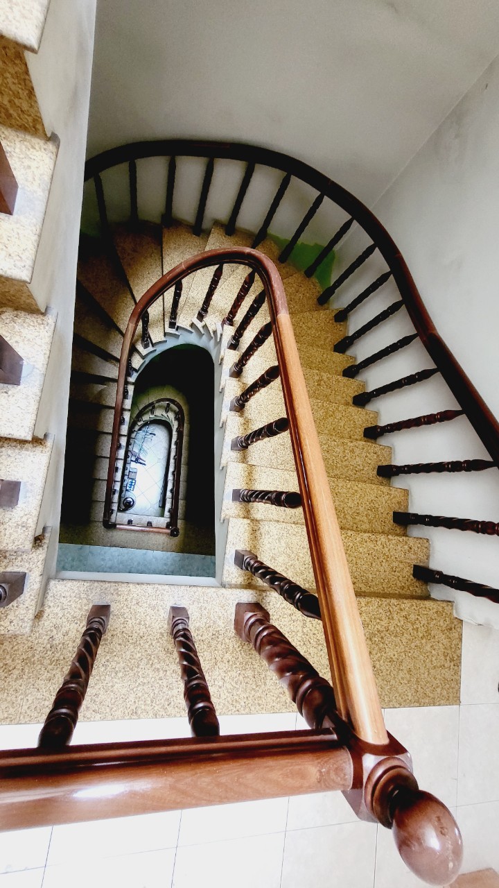 Bán nhà CMT8 Quận 3, 6x17, 4 tầng, rất đẹp, chỉ 10 tỷ XX