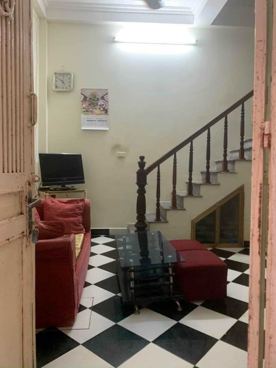 Cần cho thuê nhà 5 tầng tại 27 ngõ 191 ngách 191/2 ngõ chợ Khâm Thiên, Đống Đa