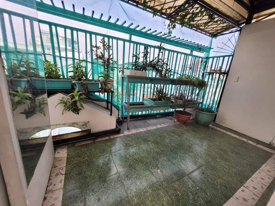 TRUNG TÂM BÌNH THẠNH KIẾM ĐÂU RA MT KHỦNG