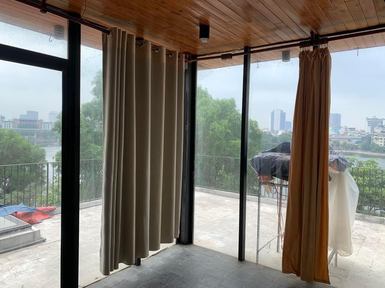 Mặt phố view Hồ Hoàng cầu - vỉa hè 2bên để xe thoải mái- kinh doanh đỉnh mọi loại hình - ở sướng