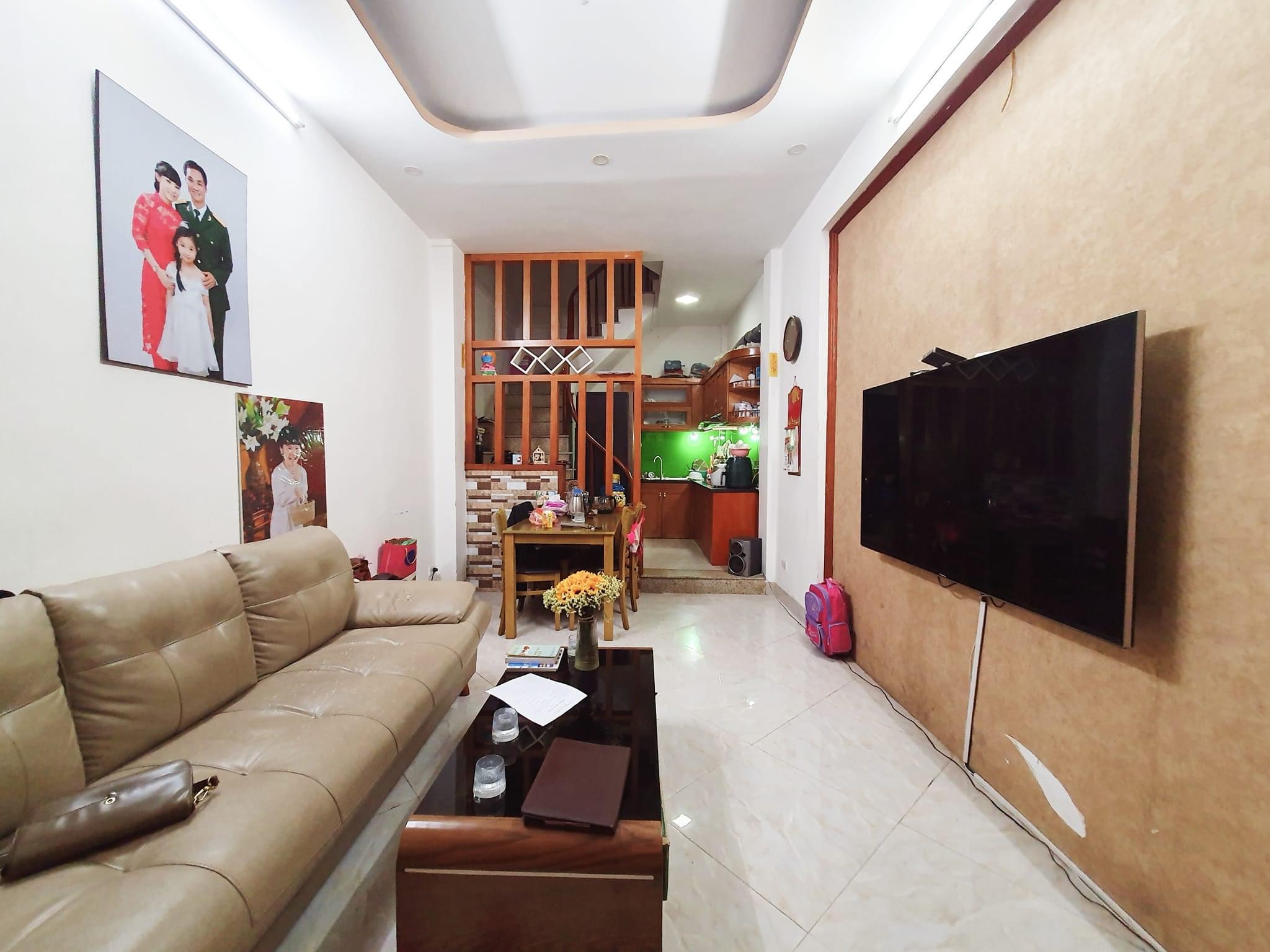 Bán Nhà Định Công Thượng 30m2 , 5 tầng , giá 3.55 tỷ , nhà mới koong .