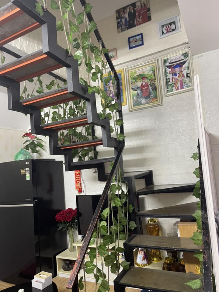 NÓNG GIÁ:2,7 T, DT 42m, MT 3,5m NHÀ ĐẸP - HAI THOÁNG