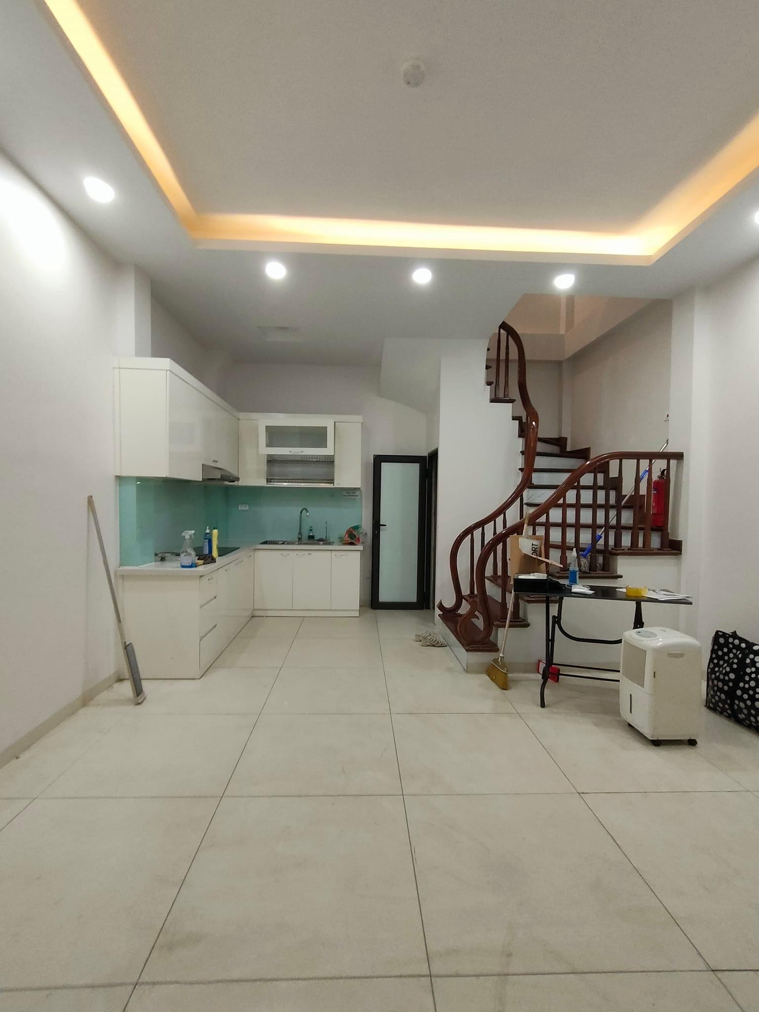 Phân lô Ba Đình - Khu dân trí cao - Ba gác đỗ cửa - 70m ra phố