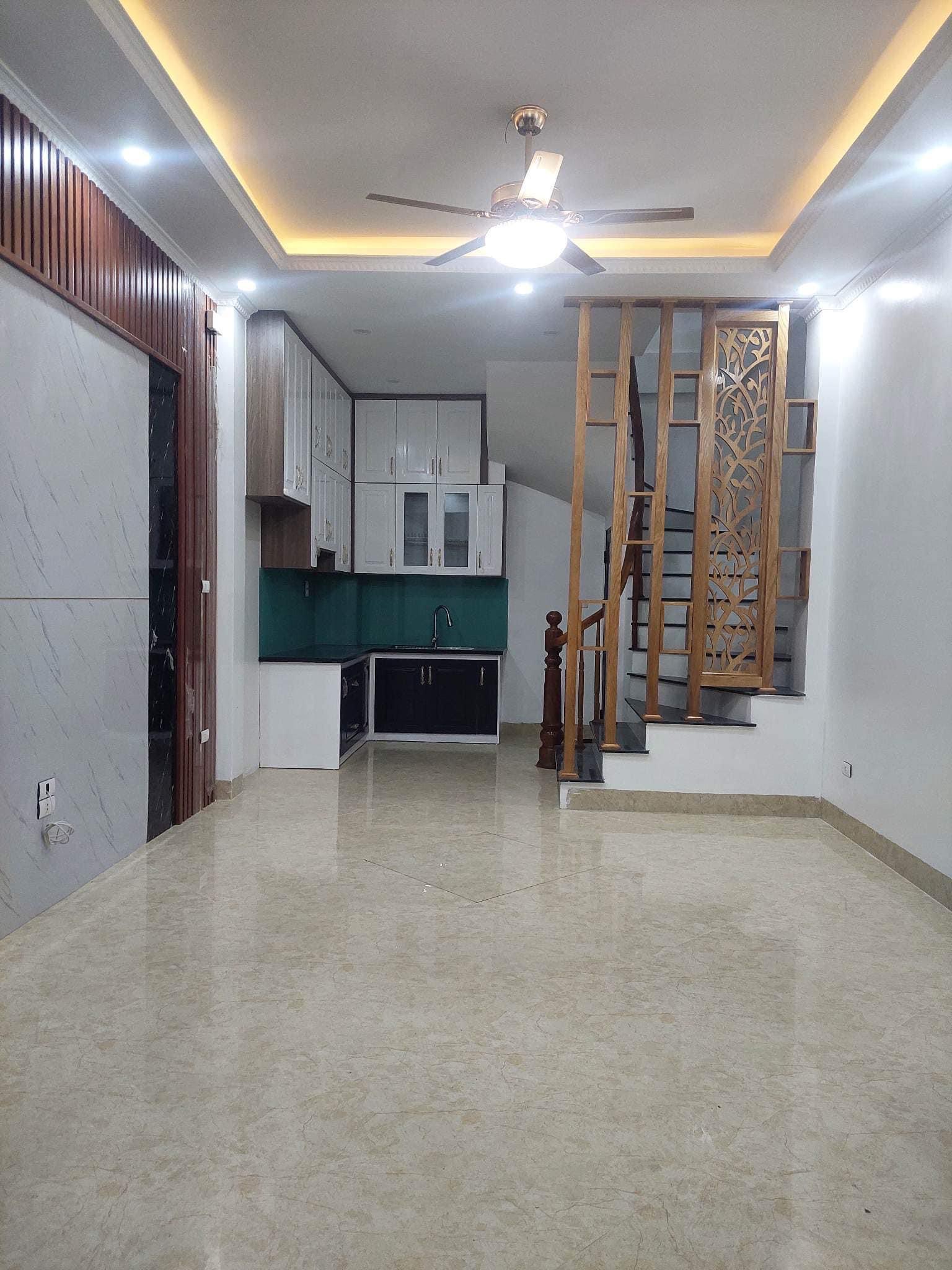 BÁN NHÀ VƯƠNG THỪA VŨ QUẬN THANH XUÂN - 32M 6 TẦNG MT 4M - NHỈNH 5 TỶ NGÕ 3M 30M RA OTO TRÁNH NHÀ MỚI ĐẸP NHƯ KHÁCH SẠN