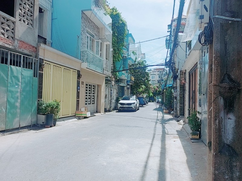 BÁN NHÀ TÂN BÌNH HXH 64 M2 NGANG 4M DÀI 16M 3 TẦNG BTCT HẺM THÔNG NGUYỄN TRỌNG TUYỂN 6.5 TỶ.