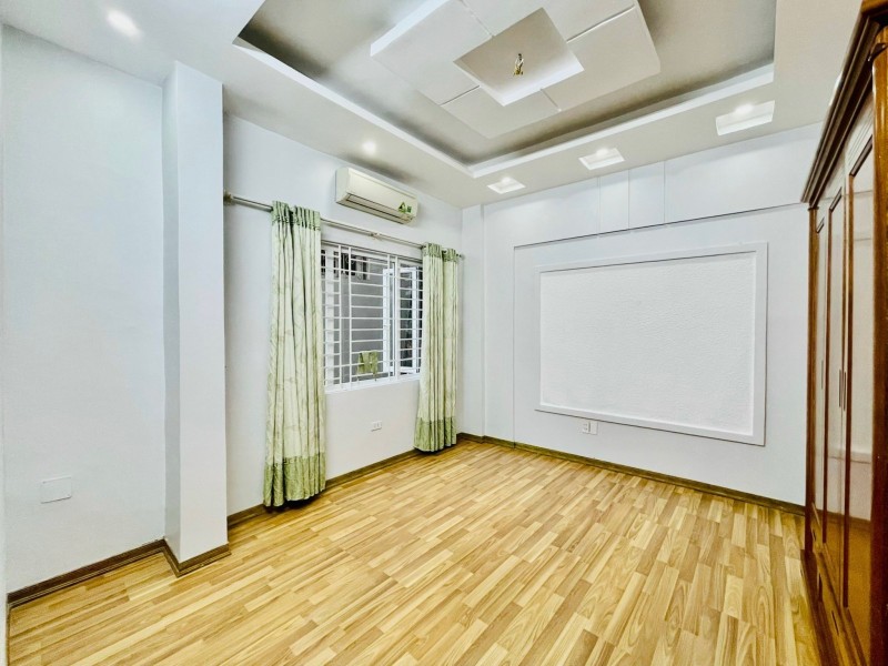 BÁN NHÀ XÃ ĐÀN 35M2 X 4 TẦNG, 2 THOÁNG, NGÕ NÔNG, RỘNG, 2.8 TỶ