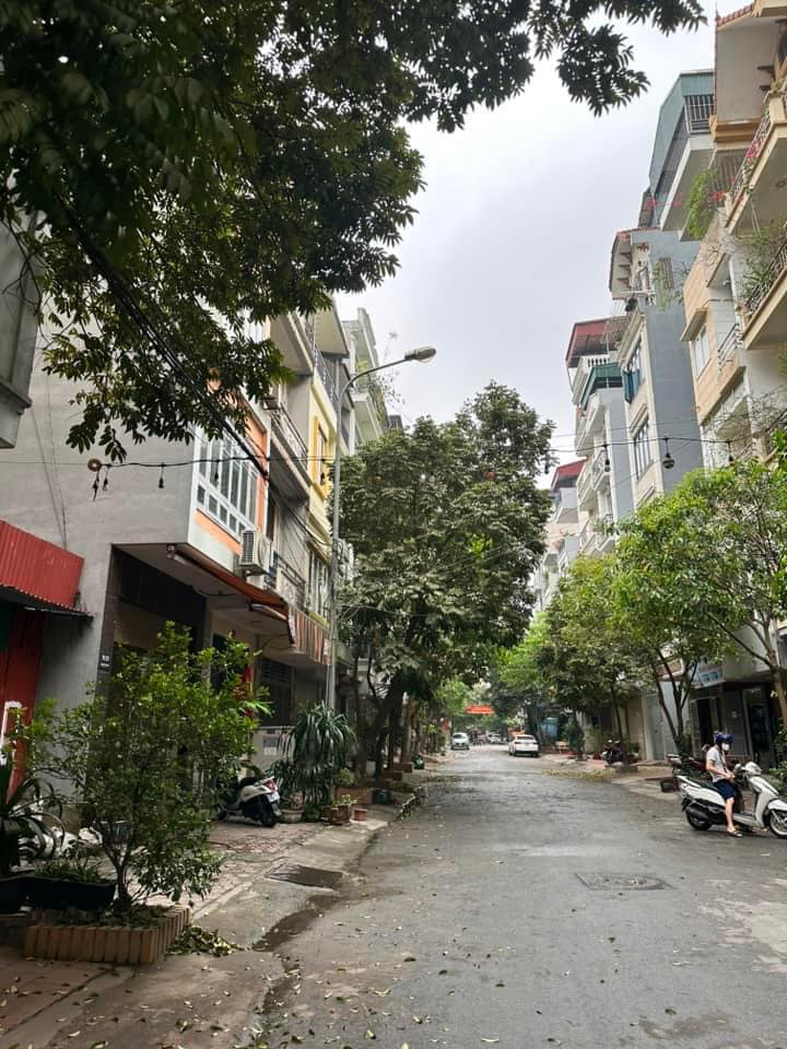 - HIẾM NHẤT - PHỐ NGÔ QUYỀN - TẶNG NHÀ 4 TẦNG - LÔ GÓC NGÕ THÔNG KINH DOANH - Ô TÔ.