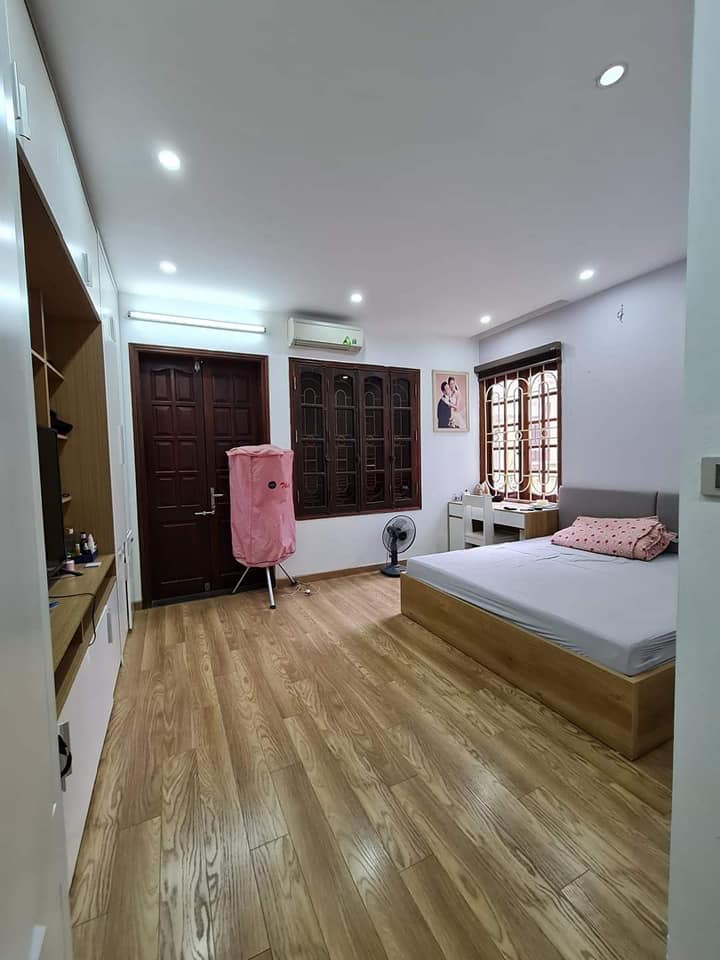 Bán nhà Nguyễn Viết Xuân– 40m. 5.2 tỷ. Ô tô đỗ gần.