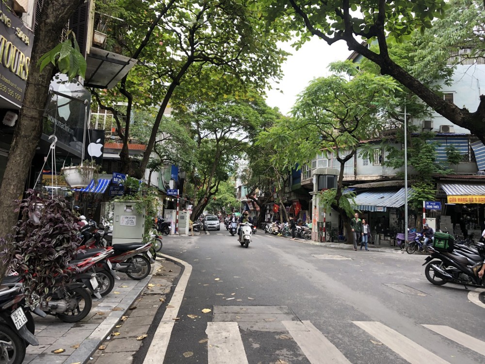 CHO THUÊ CỬA HÀNG MẶT PHỐ BÁT ĐÀN 30M2 – MT 4M – 17TR/THÁNG.