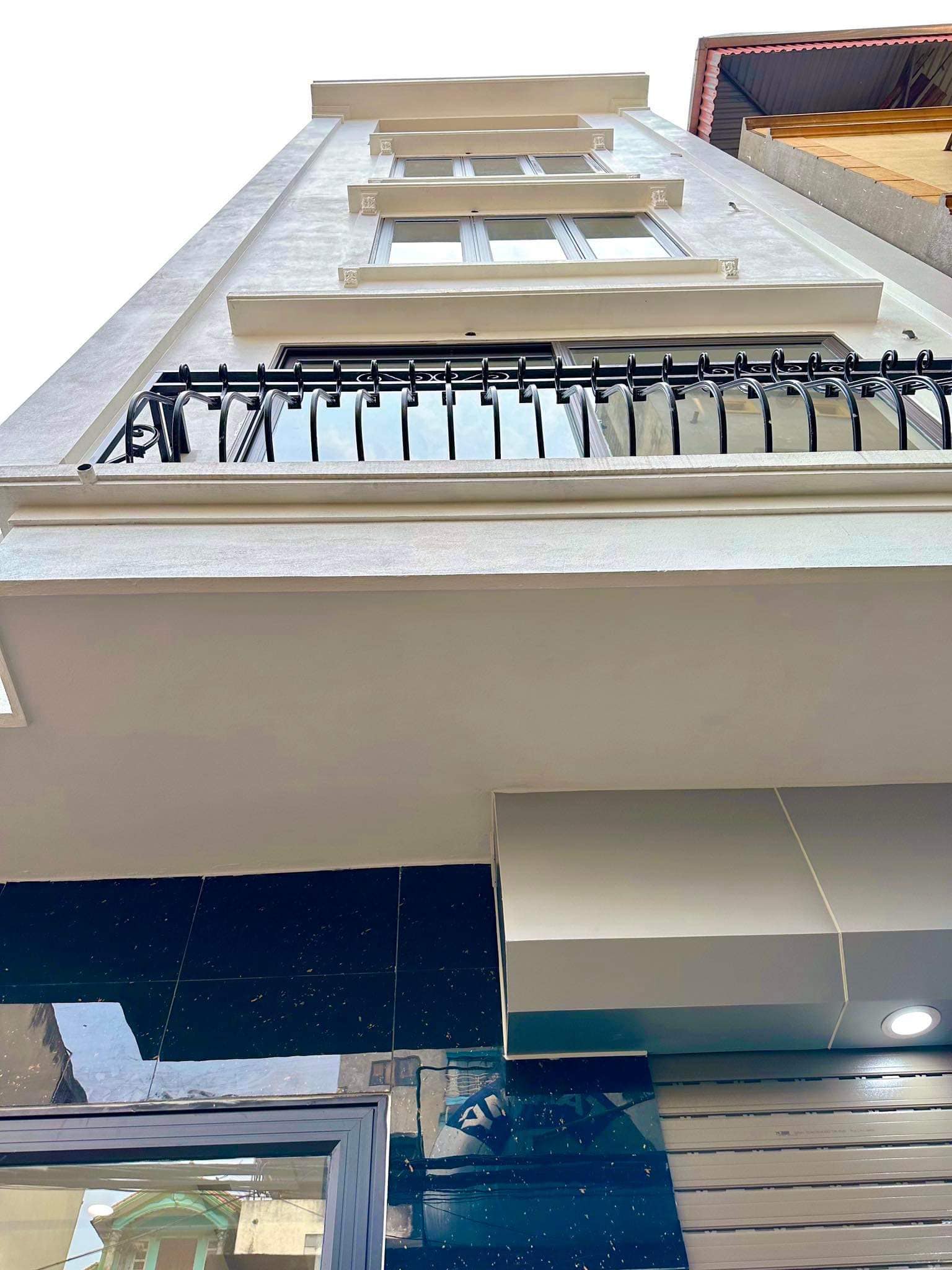 Bán nhà đường Yên Bình, Văn Quán, Q.Hà Đông, 40m2x5T, giá 4.4 tỷ.