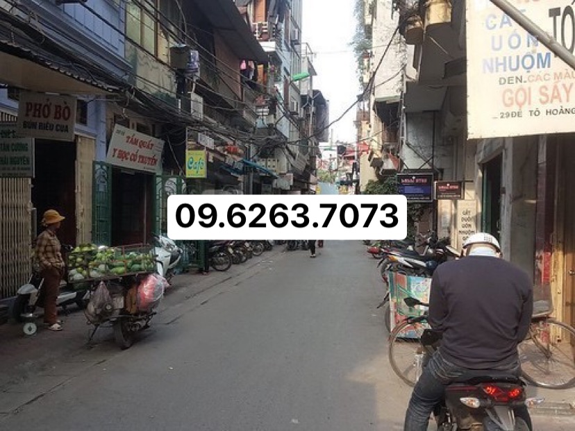 BÁN NHÀ MẶT PHỐ ĐÊ TÔ HOÀNG QUẬN HAI BÀ TRƯNG - 17M 4 TẦNG MT 5.4M - NHỈNH 2 TỶ OTO 7 CHỖ QUA NHÀ KINH DOANH SẦM UẤT