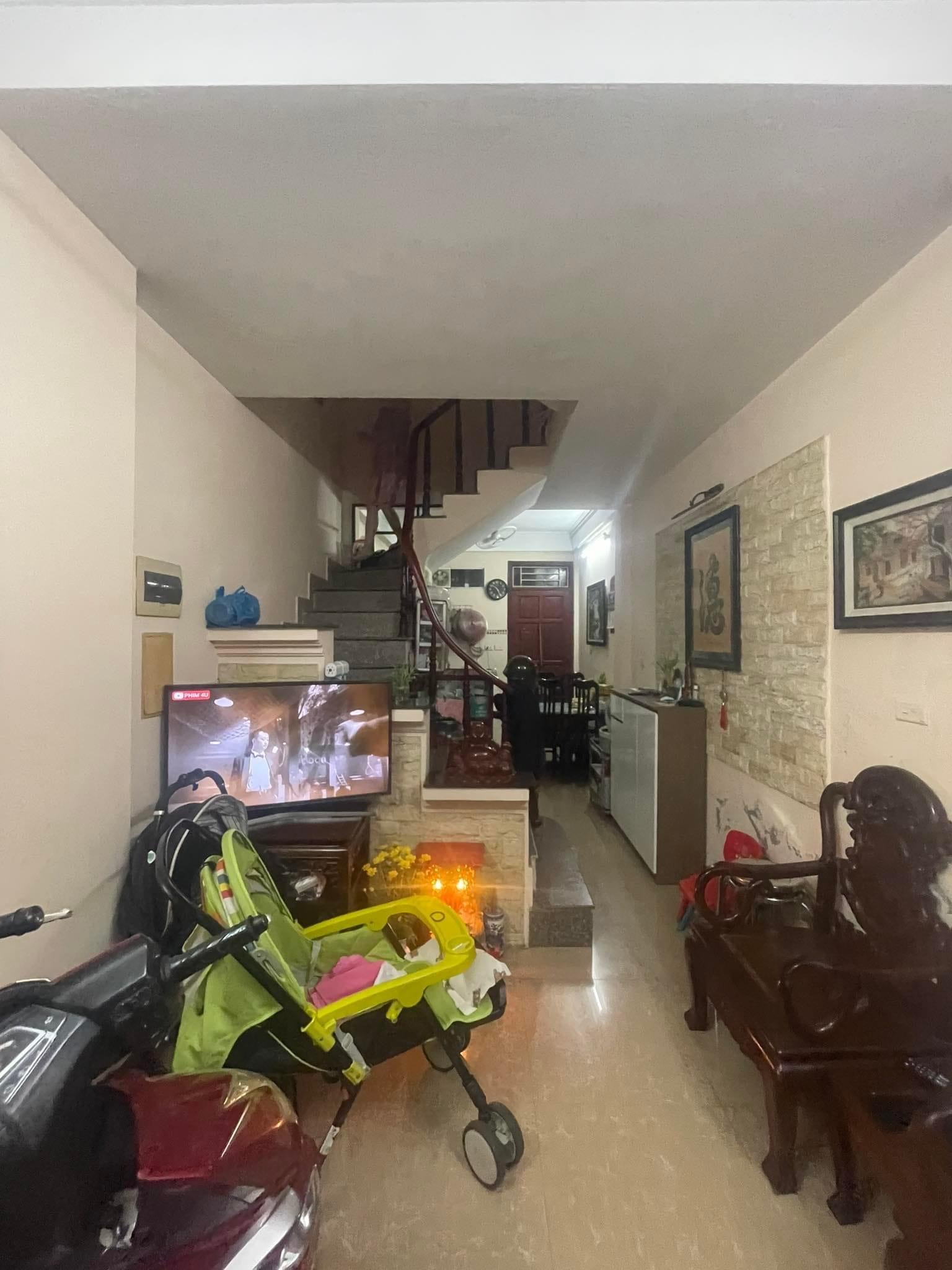 Bán nhà ngõ 133 Tân Ấp,5p xuống phố cổ,2mặt ngõ,2 mặt thoáng,10m ra ô tô,33m2,5T,mt:3m