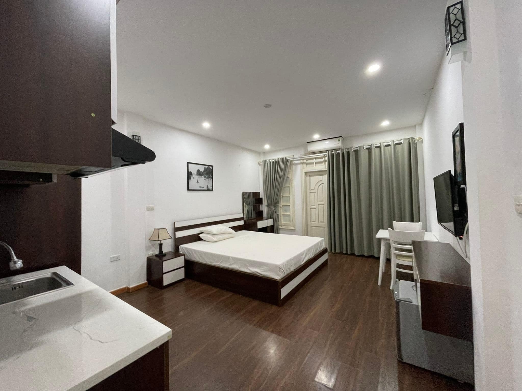 Bán khách sạn mặt phố Đình Ngang 90m2 7 tầng siêu VIP hiếm có