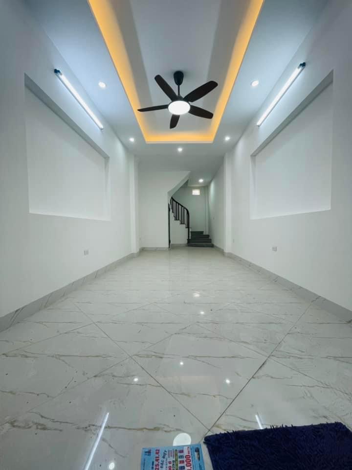 BÁN NHÀ ĐƯỜNG HOÀNG MAI - 33M 6 TẦNG MT 3M - NHỈNH 4 TỶ PHÂN LÔ OTO TRÁNH THOÁNG TRƯỚC SAU NHÀ MỚI TỰ XÂY