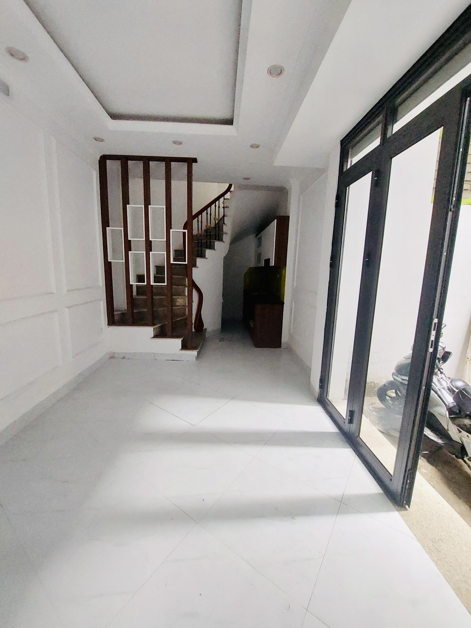 BÁN NHÀ ĐỒNG NHÂN QUẬN HAI BÀ TRƯNG - 21M 5 TẦNG MT 3.8M - CHỈ VỚI 3 TỶ LÔ GÓC 2 MẶT THOÁNG NGÕ THÔNG NHÀ MỚI ĐẸP 3 NGỦ