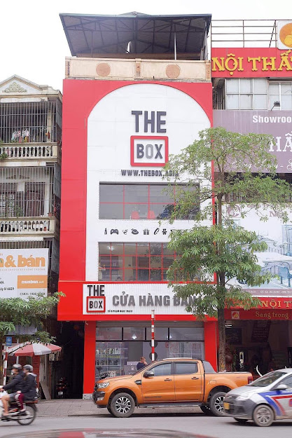 Bán nhà mặt phố Văn Cao 5T thang máy, kd nhà hàng, mặt tiền rộng, vỉa hè, giá 21.5 tỷ, quận Ba Đình