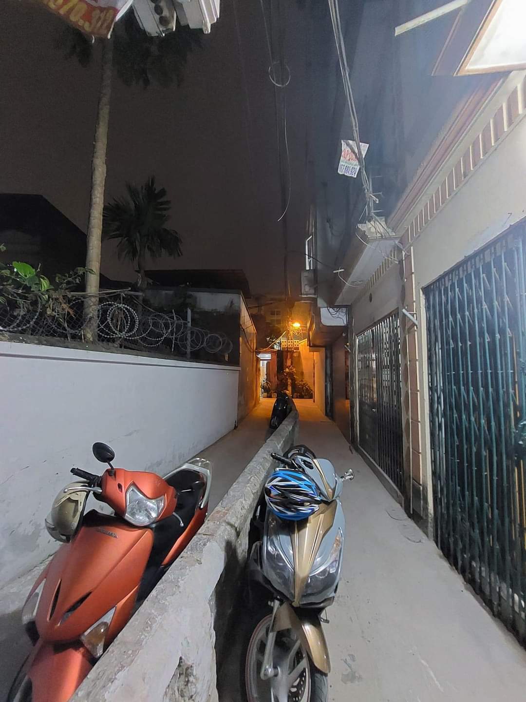 20m ra ô tô tránh - lô góc thoáng sáng - nhà đẹp xây kiên cố - sổ đỏ chính chủ