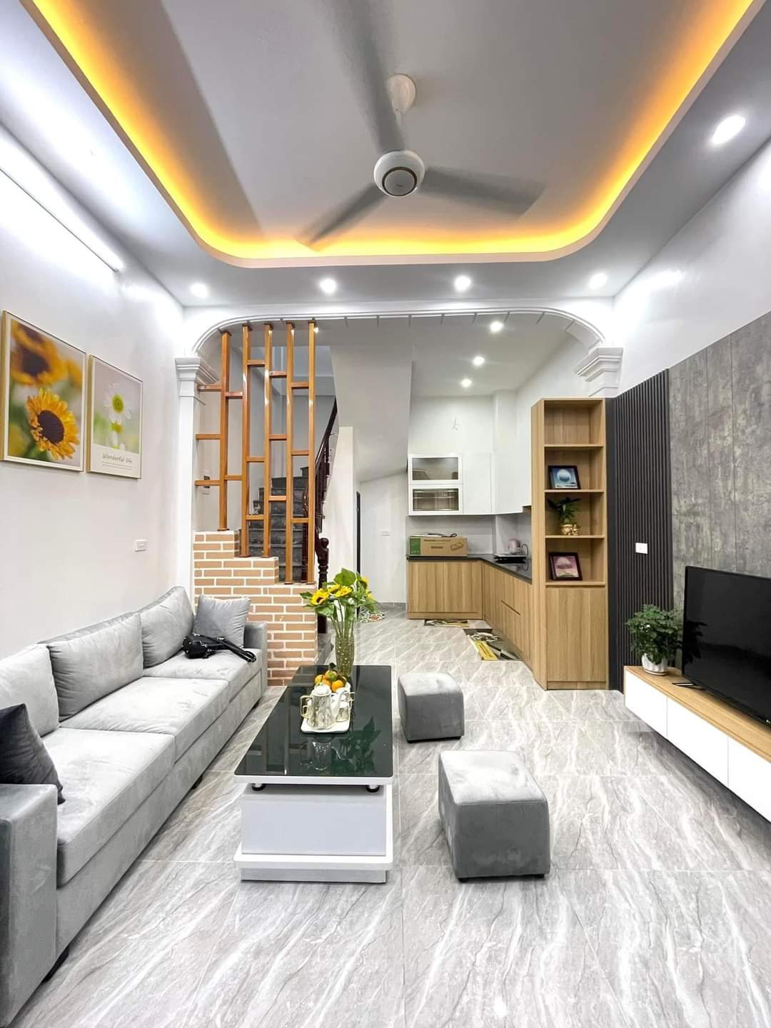 MẶT PHỐ HOÀNG MAI ( LÔ GÓC ,KD ĐỈNH) 35m² x5T, chỉ hơn 4 tỷ