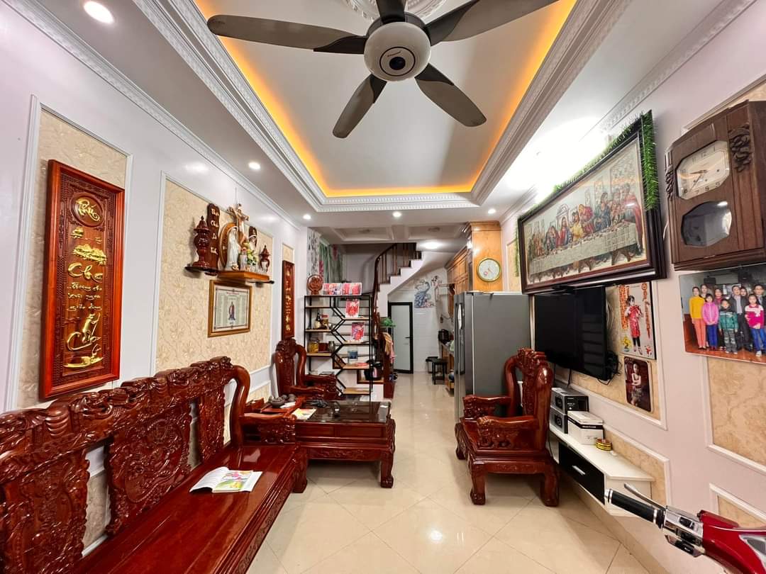 Mặt ngõ Lê Thanh Nghị - nhà mới xây - thiết kế hiện đại - khu vực dân trí cao.