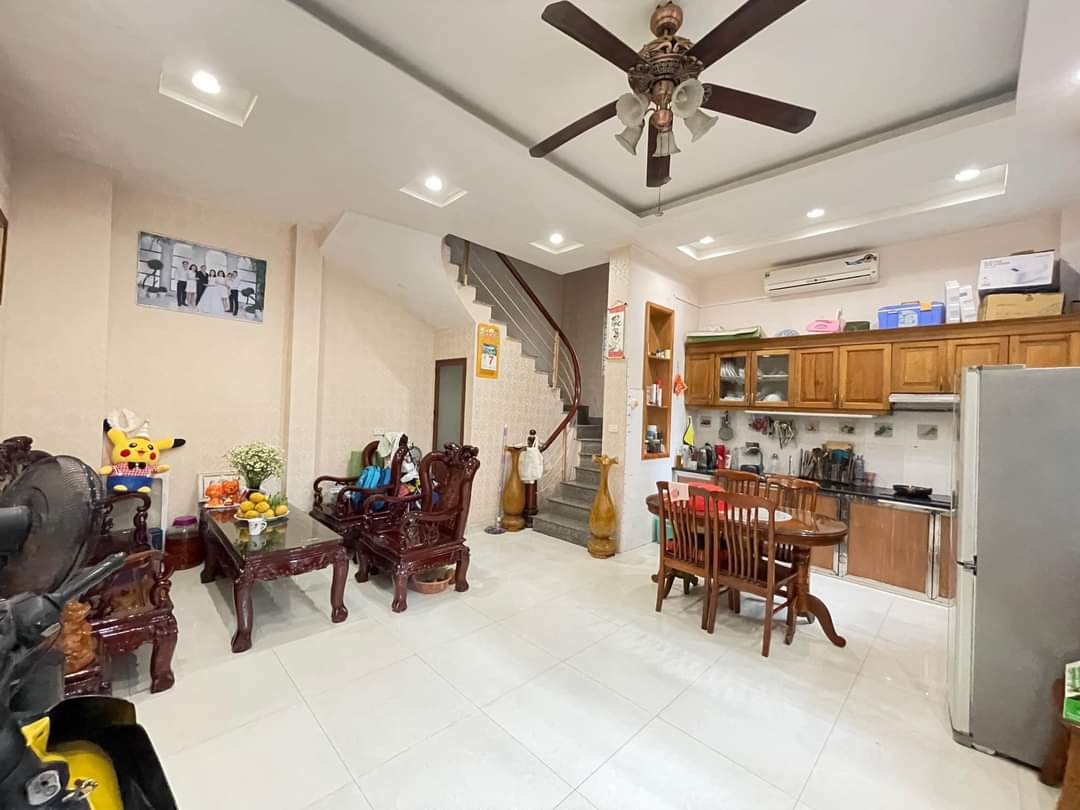 Bán nhà phố Nguyễn Chánh 60m2, 3T ô tô tránh