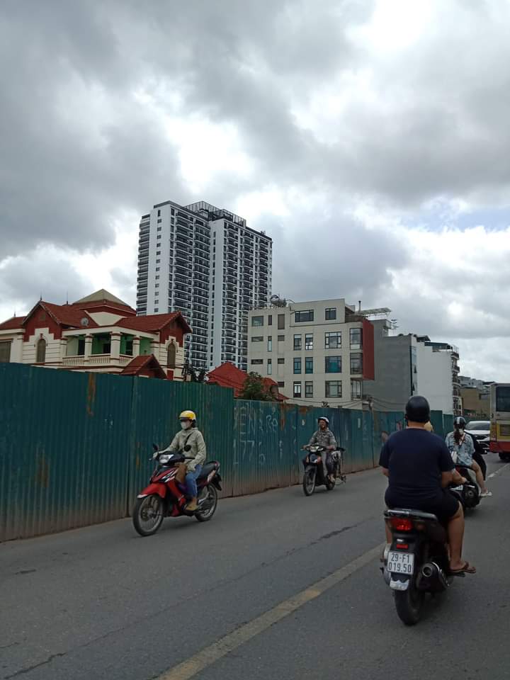 Bán Gấp nhà Mặt Phố Âu Cơ Tây Hồ 280m, 6 tầng,mặt tiền khủng 10m giá đầu tư.