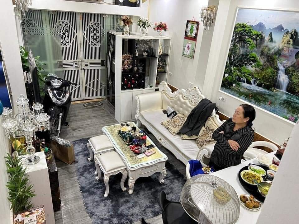 Ngõ nông - cách ô tô tránh 10m - trung tâm Hoàng Mai - gần chợ - trường cấp 1,2,3