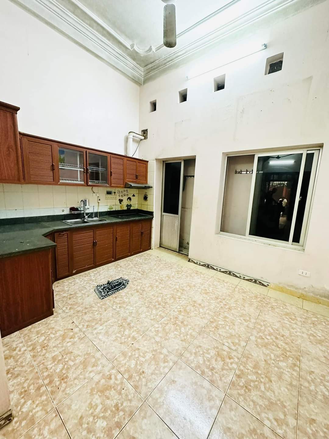 Bán nhà Trần Quý Kiên, 56m2, 4T, ô tô tránh,