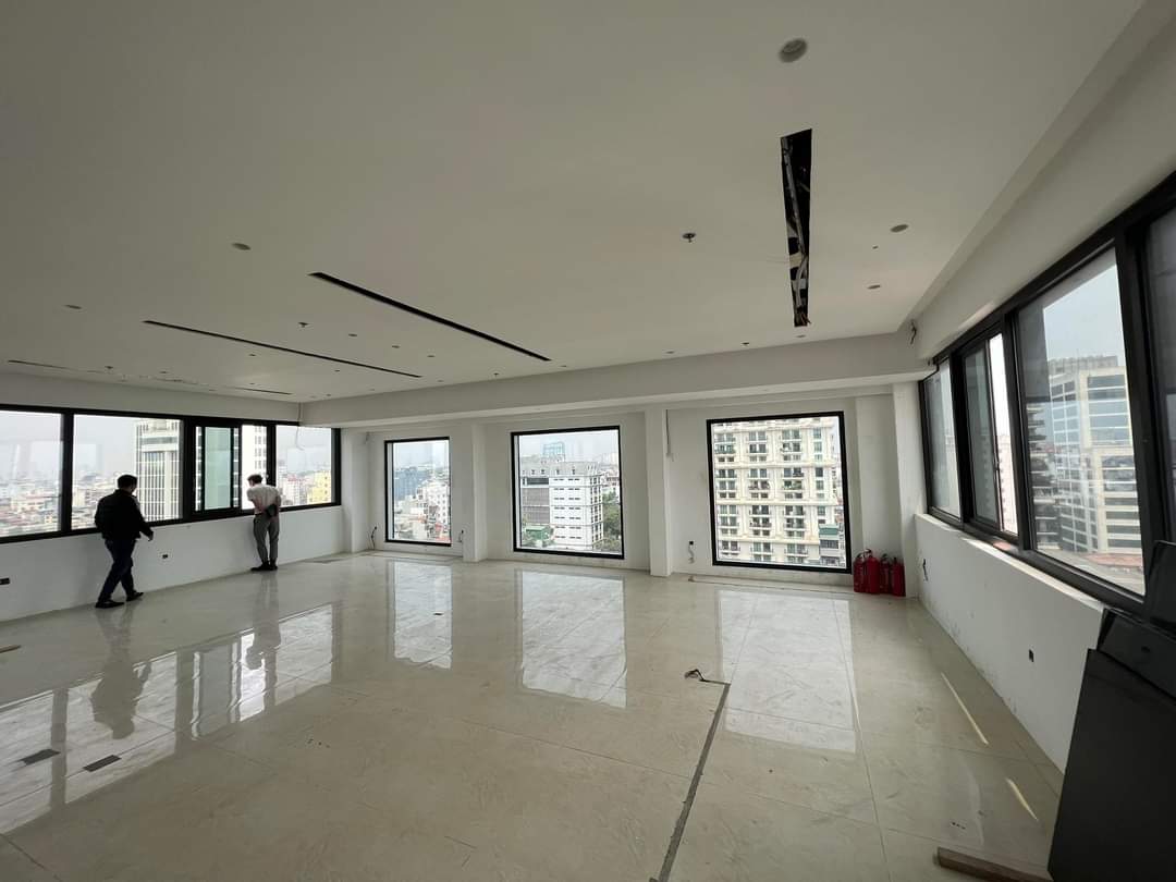 Bán Tòa nhà Văn phòng quận Hoàn Kiếm diện ticha 440m2, 15 tầng, mặt tiền 11m, giá 450 tỷ.