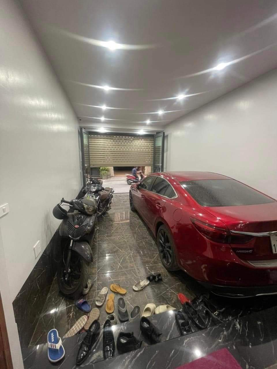 Mặt phố kinh doanh, 6 tầng thang máy, 72m2 . Giáp Bát , Hoàng Mai