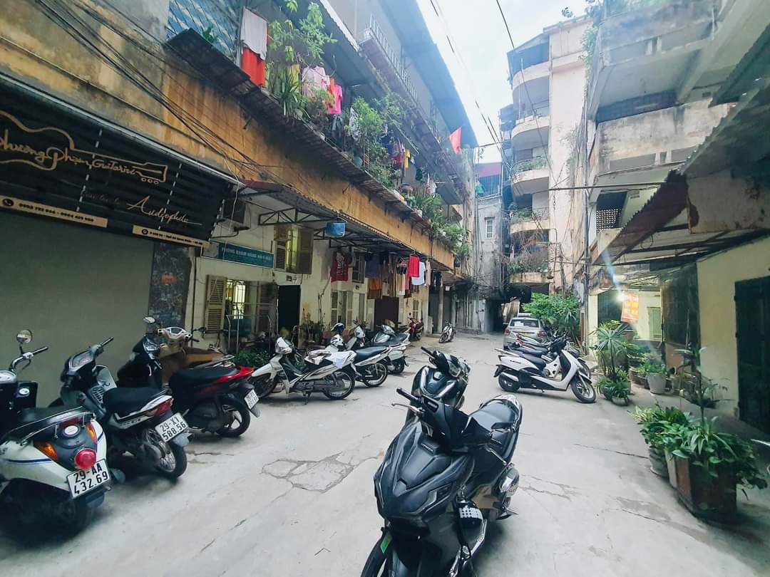 Ngõ rộng - ô tô đỗ cửa - tiện ích - đủ công năng -