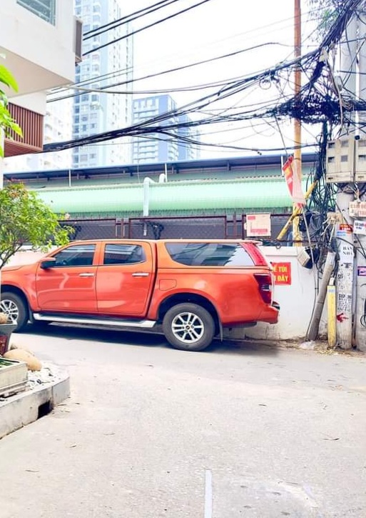 BÁN NHÀ ĐƯỜNG LÁNG 2 THOÁNG THÔNG TỨ TUNG. DT 40M. 5TẦNG. MT4.2M. HƠN 5 TỶ.ĐANG CẦN BÁN GẤP.