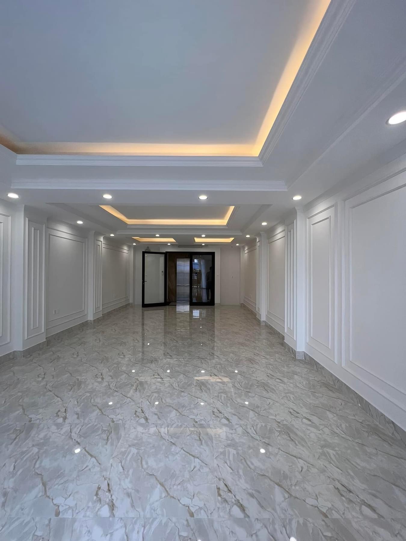 Cho thuê Trung Hòa Cầu Gíây, 90m x 6 tầng thang máy thông sàn