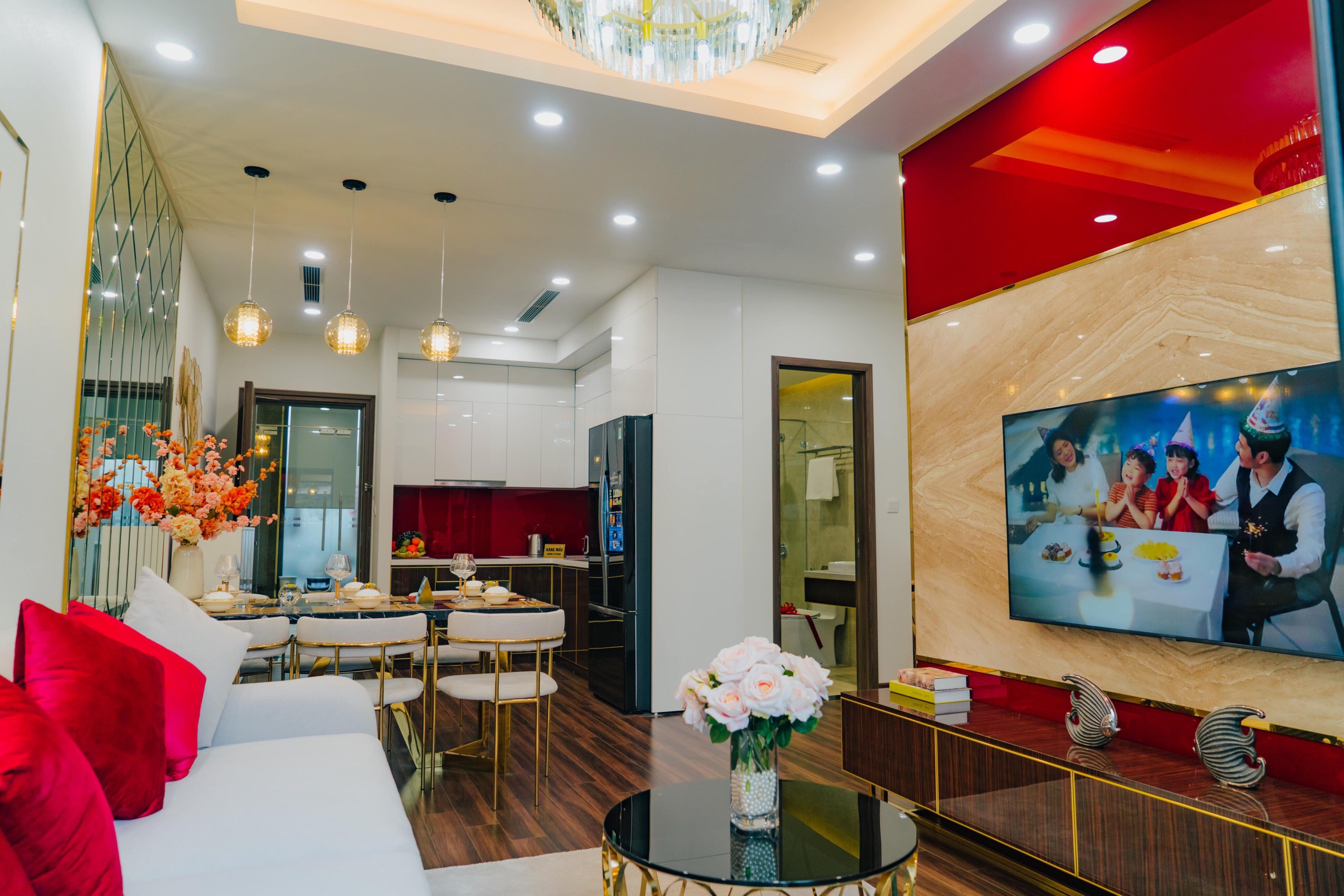 CƠ HỘI TỐT CHƯA TỪNG CÓ!!! MUA NHÀ GIÁ SỐC - NHẬN ƯU ĐÃI KHỦNG TẠI HOÀNG HUY COMMERCE.