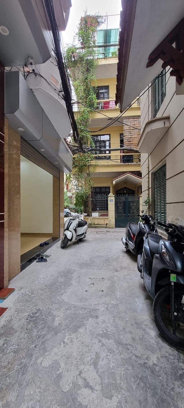 4 TẦNG ĐẸP Ở NGAY - PHỐ VIP NGỌC LÂM, TIỂU VƯƠNG QUỐC LONG BIÊN - NHỈNH 7 TỶ - LÔ GÓC - Ô TÔ VÔ NHÀ.