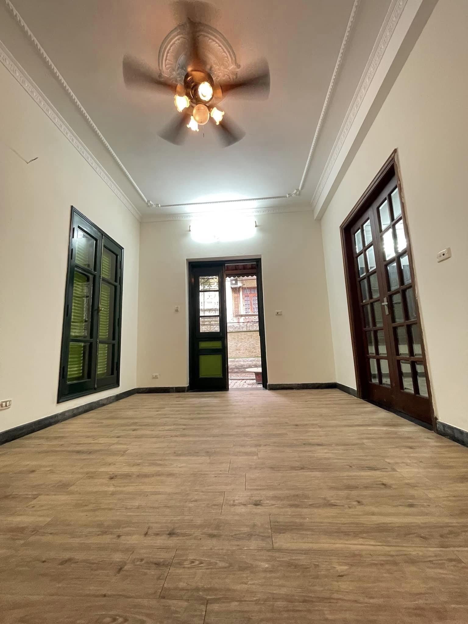 Bán nhà 4 tầng phân lô, ngõ 165 Chùa Bộc, DT 50m2, kinh doanh, gara oto. Giá 8,8 tỷ. Quận Đống Đa