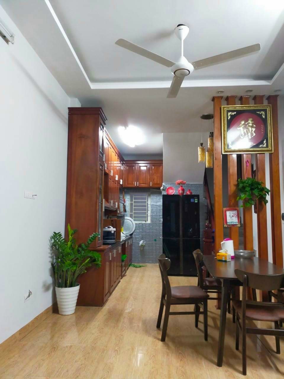 Siêu hiếm. Giá 2.6 tỷ có ngay nhà 30m2 x 2T. Mt 3.5. kiên cố, đẹp ở luôn. Hàng xóm Royal city tại phố Cự Lộc, Thanh Xuân. Mua ở hay giữ tiền đều rất ok