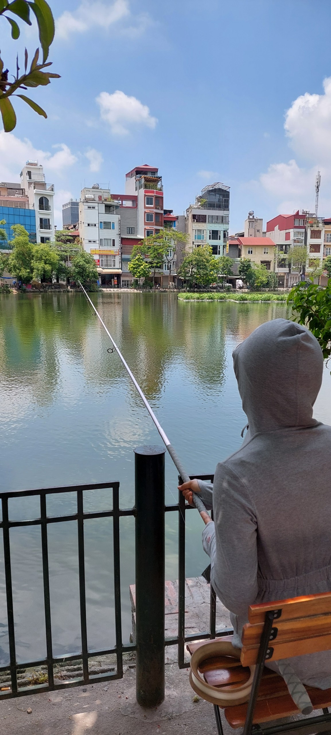 Bán SIÊU PHẨM 2 mặt tiền mặt hồ Đội cấn. DT 115m2, xây 6 tầng, MT rộng. Oto tránh. Giá 24 tỷ. Quận Ba Đình.