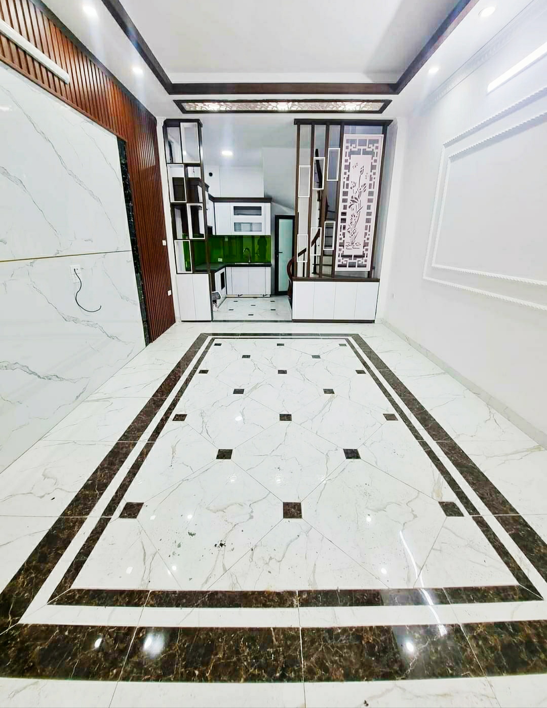 Cực hiếm nhỉnh 3tỷ Ngọc Trì, Thạch Bàn. 30m2 , 5tầng. Hàng xóm Aone.An sinh đỉnh❤