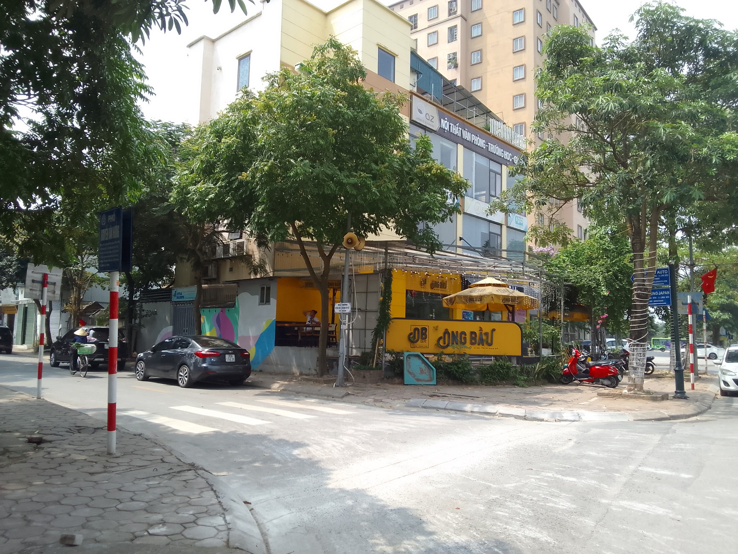 CHO THUÊ nhà mặt phố tổng DT80m2, mặt tiền 5,5 m, TT sầm uất nhất Phường Giang Biên