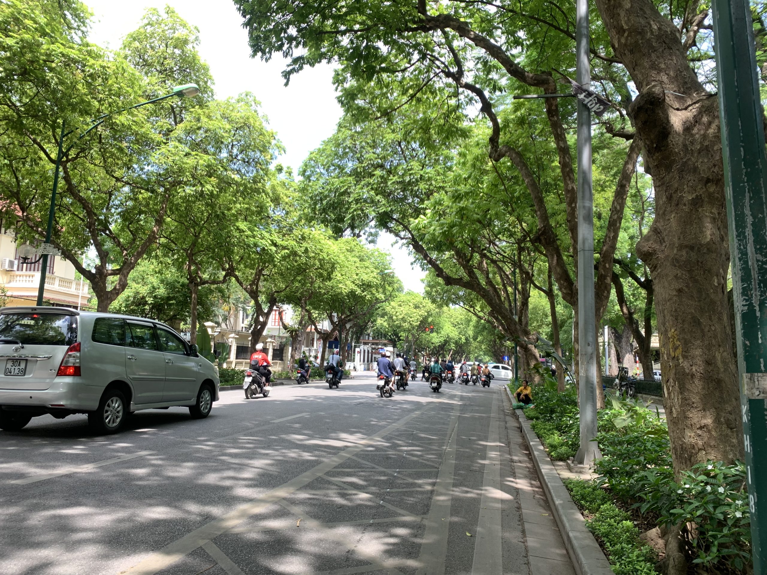 Bán Nhà 6 Tầng Thang Máy Mặt Phố Trần Phú Trung Tâm Ba Đình, 60m2 x 5.2m MT, Kdoanh Đỉnh, Chỉ 32 Tỷ