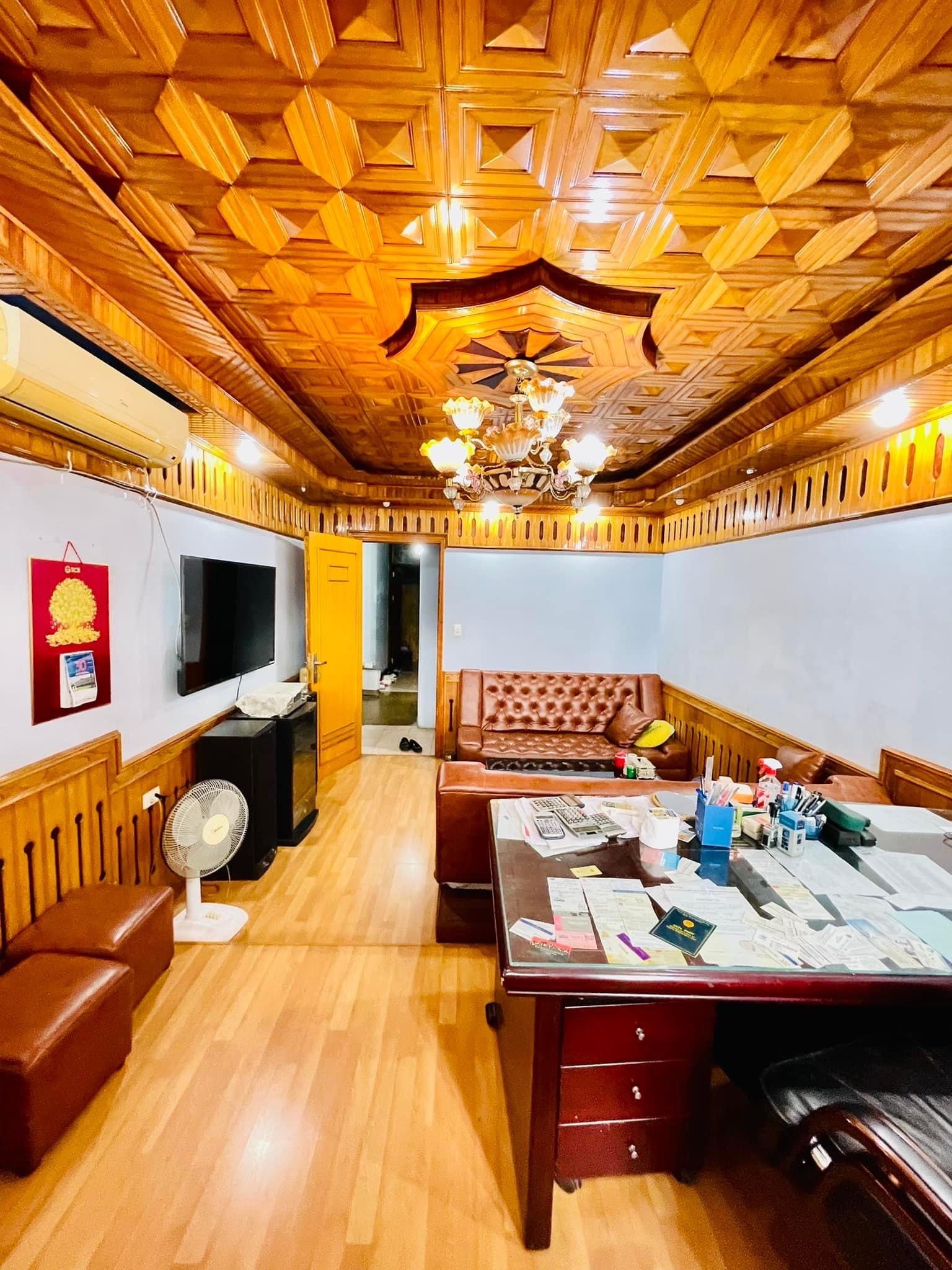 HÀNG HIẾM, PHỐ CỔ HOÀN KIẾM - NHÀ ĐẸP, MẶT TIỀN RỘNG - ÔTÔ ĐỖ CỬA - NỘI THẤT TOÀN GỖ LIM TIỀN TỶ - TT QUẬN NHẤT THỦ ĐÔ, TIỆN ÍCH BẠT NGÀN,Ở CỰC SƯỚNG.