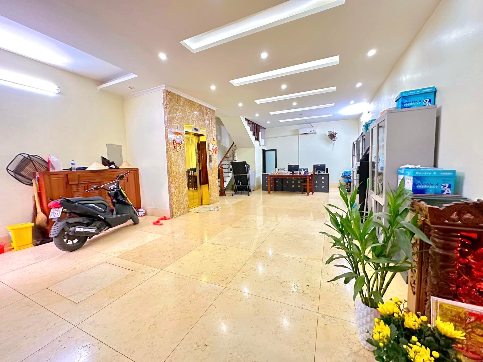 CỰC HIẾM MẶT PHỐ ĐỐNG ĐA - CĂN GÓC PHÂN LÔ - 7TẦNG THANG MÁY - HAI MẶT ĐƯỜNG VỈA HÈ OTO TRÁNH - VÀI BƯỚC RA HỒ - KINH DOANH TẤP NẬP