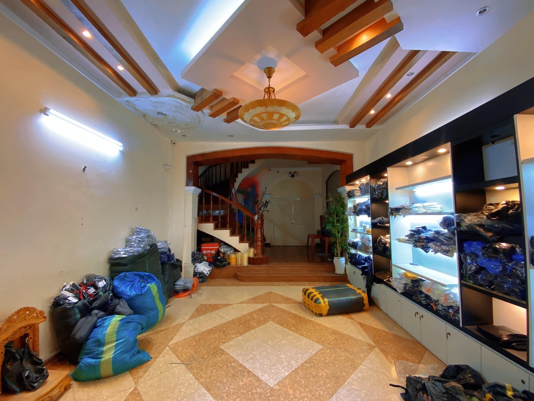 VỊ TRÍ HIẾM - 2 MẶT PHỐ TRƯỚC SAU ĐỀU CÓ VỈA HÈ - Ô TÔ TRÁNH DỪNG ĐỖ - KINH DOANH SẦM UẤT