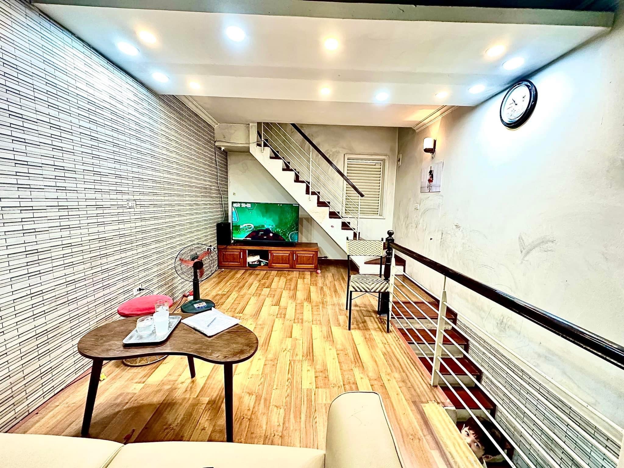 BÁN GẤP NHÀ ĐẸP Ở NGAY - TRONG ĐÊ ÂU CƠ - TÂY HỒ - 32M2X5T - MT 4M - GIÁ 4 TỶ