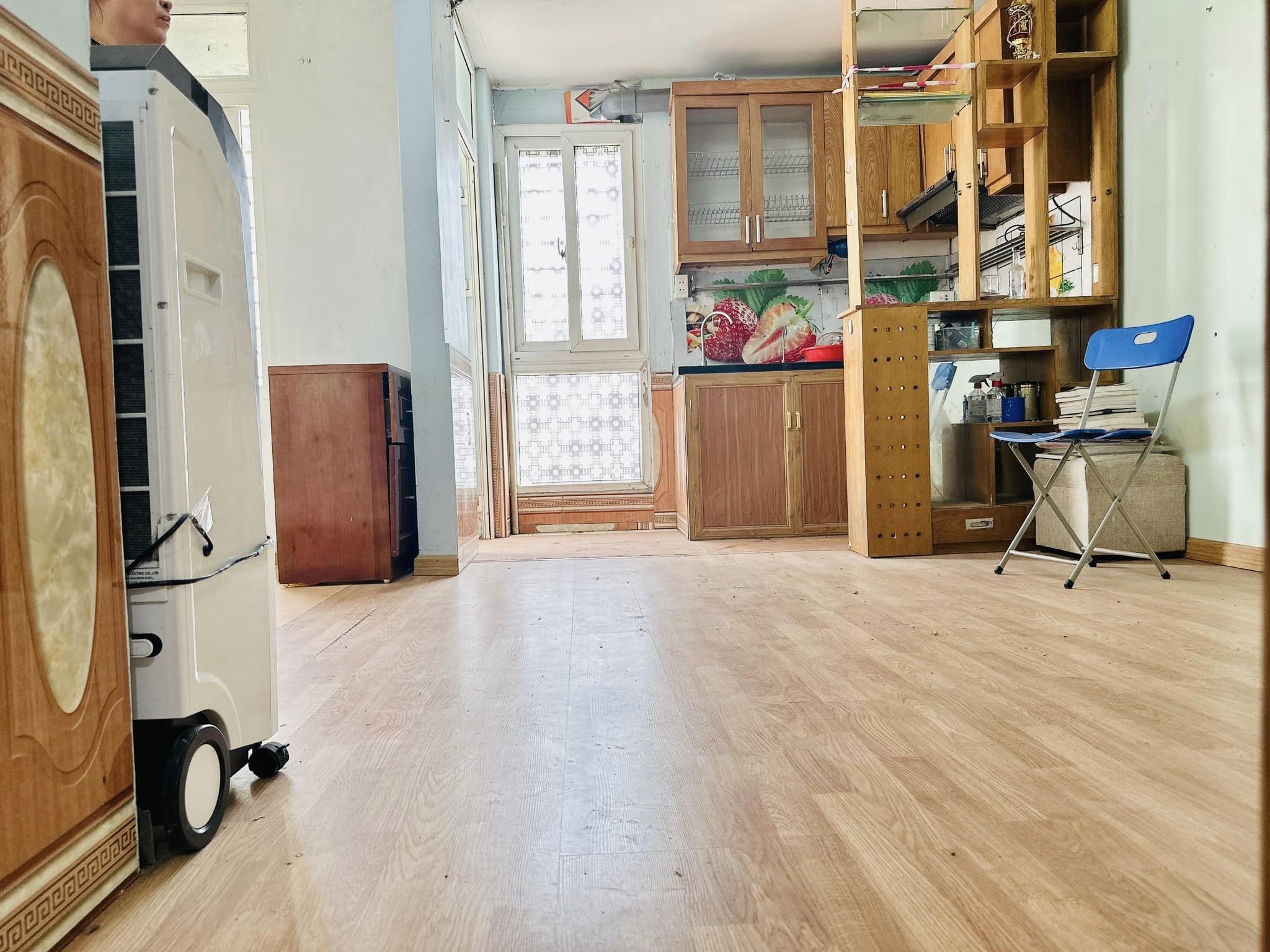 Bán nhà tập thể Nghĩa Tân 60m2, 2P ngủ, 1 P Khách, 1 bếp, sân phơi và để đồ 1.9 tỷ