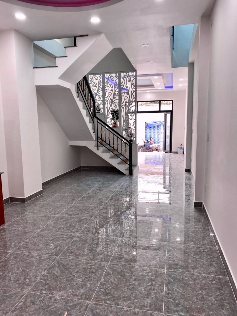 Bán nhà 3 tần 75m2(4m x 19) đường số 2 Phường Trường Thọ Thủ Đức giá 5,5 tỷ