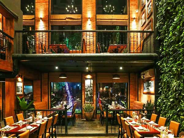Vua Chả cá Trần Hưng Đạo có gì đặc biệt? 1 Vua-Cha-ca-Tran-Hung-dao-1