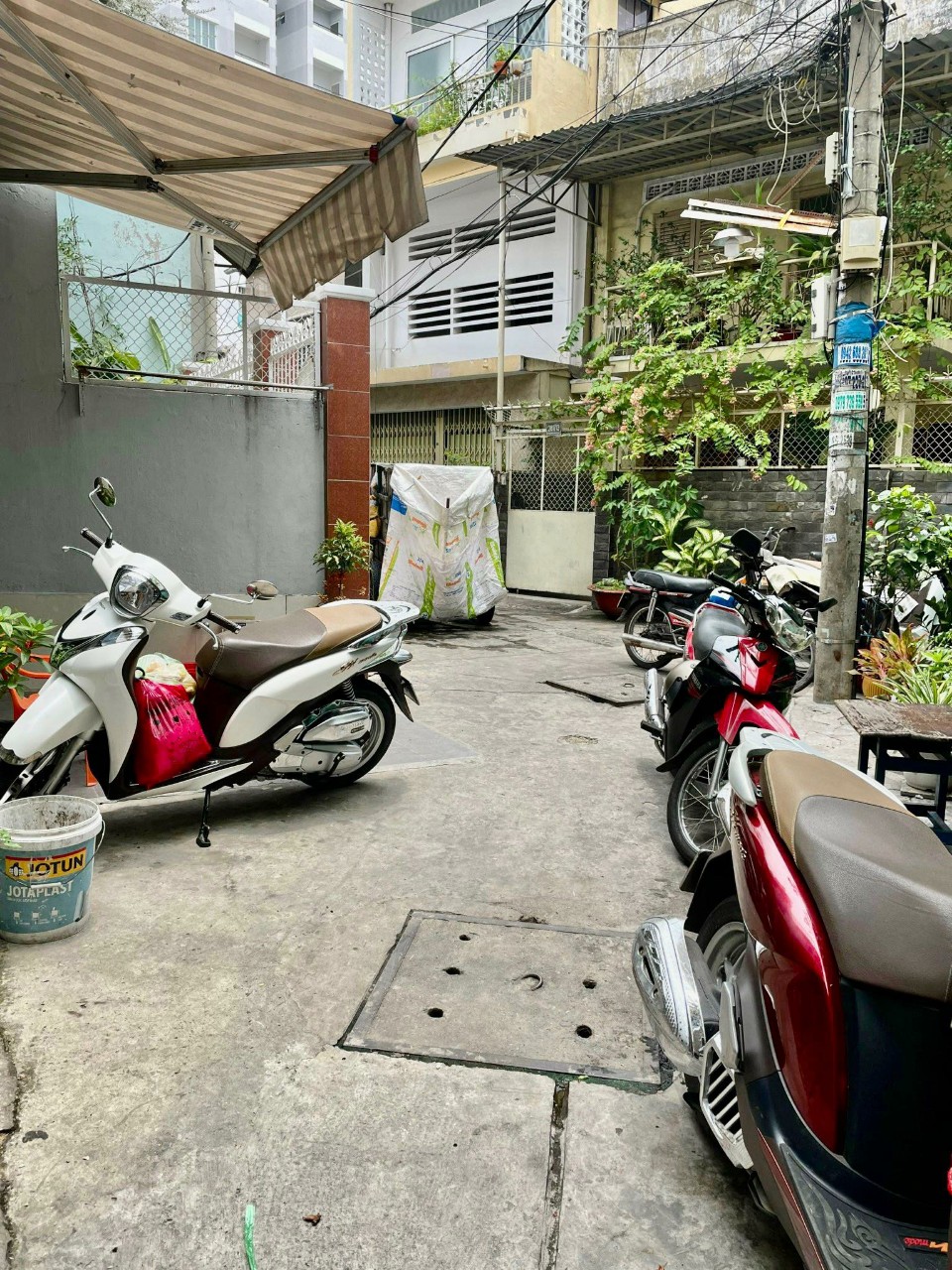 Bán nhà đường Vạn Kiếp quận BÌnh Thạnh diện tích 28 m2 giá thương lượng